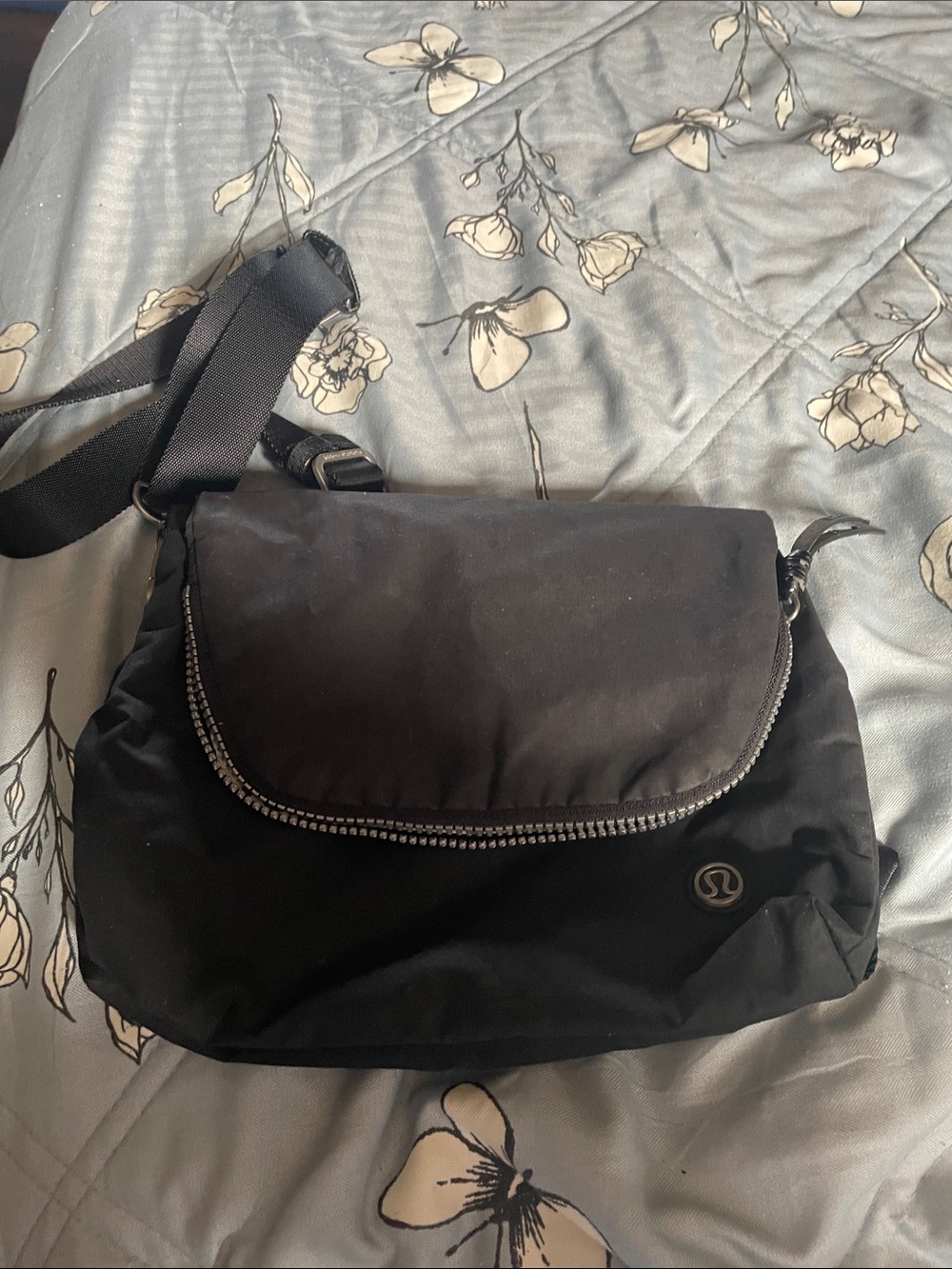 Lululemon Black Crossbody Flap Bag Zip Around  Top Snap Closure main